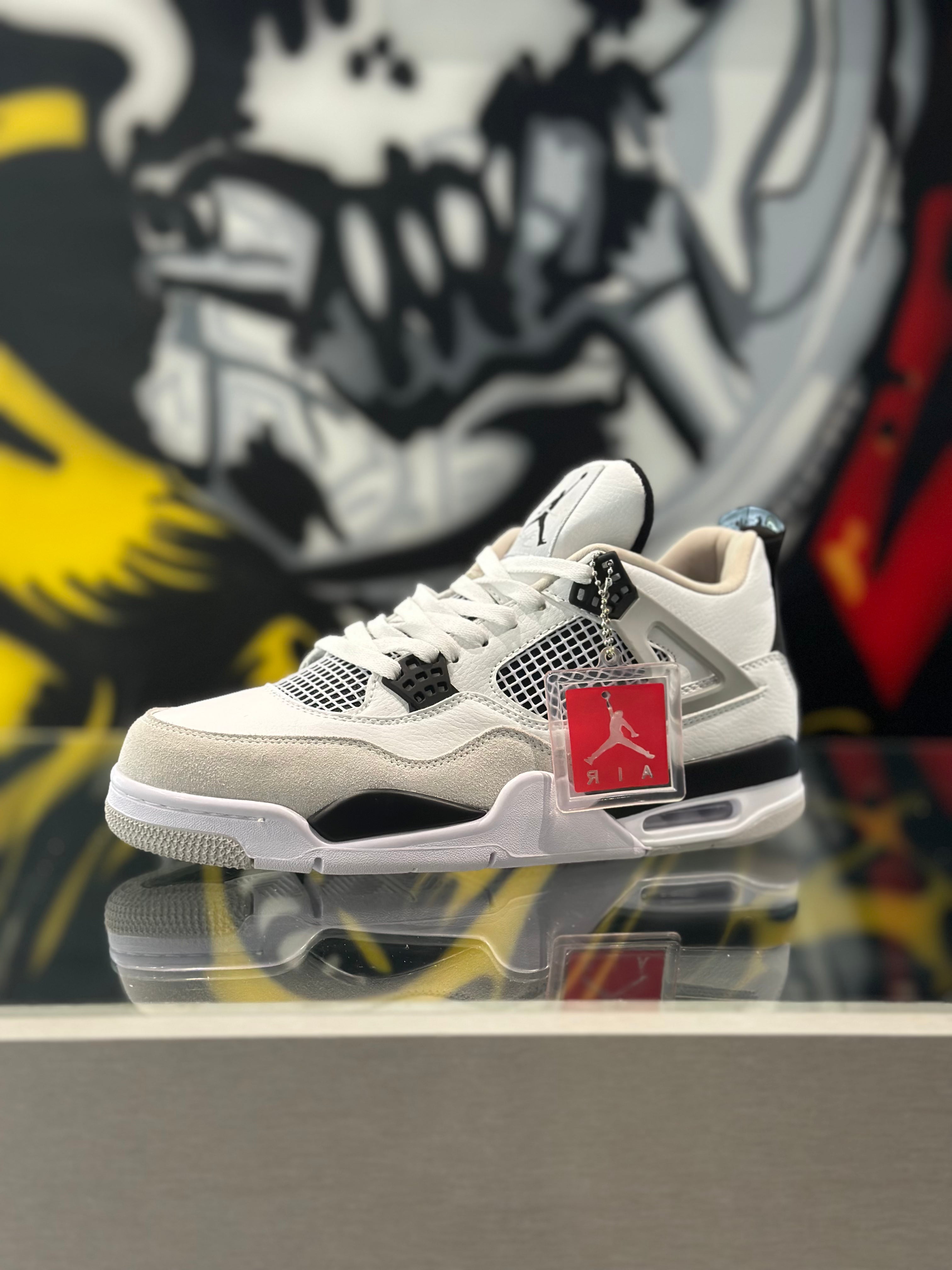 Jordan Retro 4 Military Black