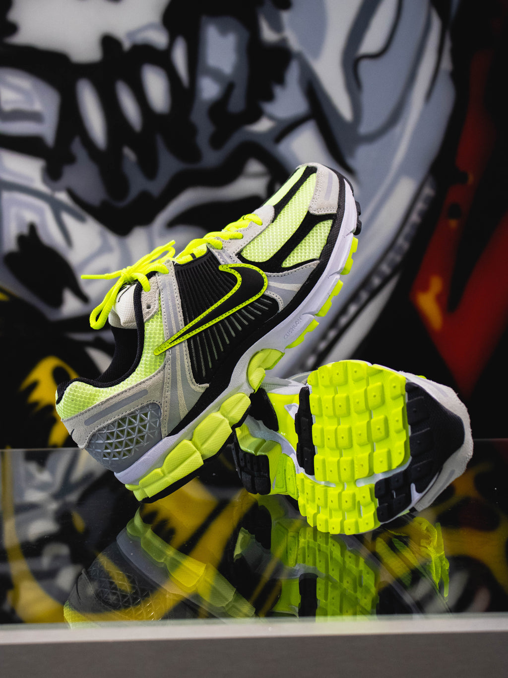 Nike Zoom Vomero 5 Volt Black